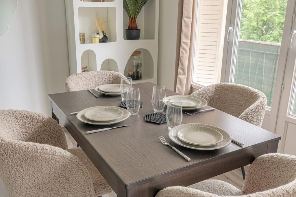 Le Pressense, Ideal Sejour Pro Ou Familiale Vénissieux Εξωτερικό φωτογραφία